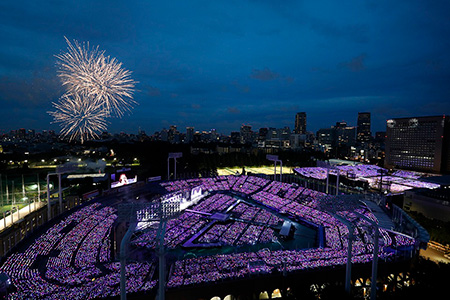 乃木坂46が神宮 秩父宮同時ライブ開催で18万人を魅了