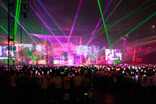 2013�N7��21���B�e