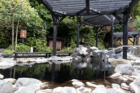 多摩境天然温泉「森乃彩」