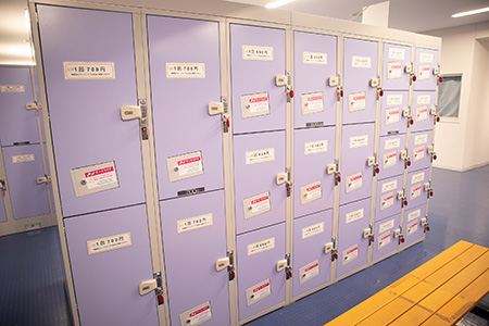 『サービスドア（小窓）付き』ロッカーの画像