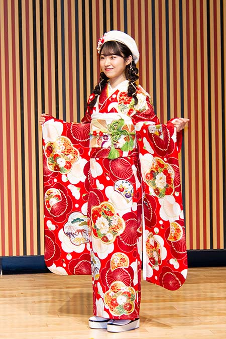 山内瑞葵の振袖姿画像