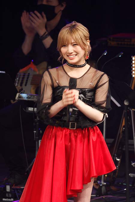 岡田奈々の画像