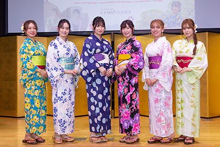 『ミス日本のゆかた』写真